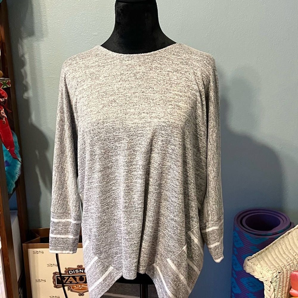 Gray Long Sleeve top